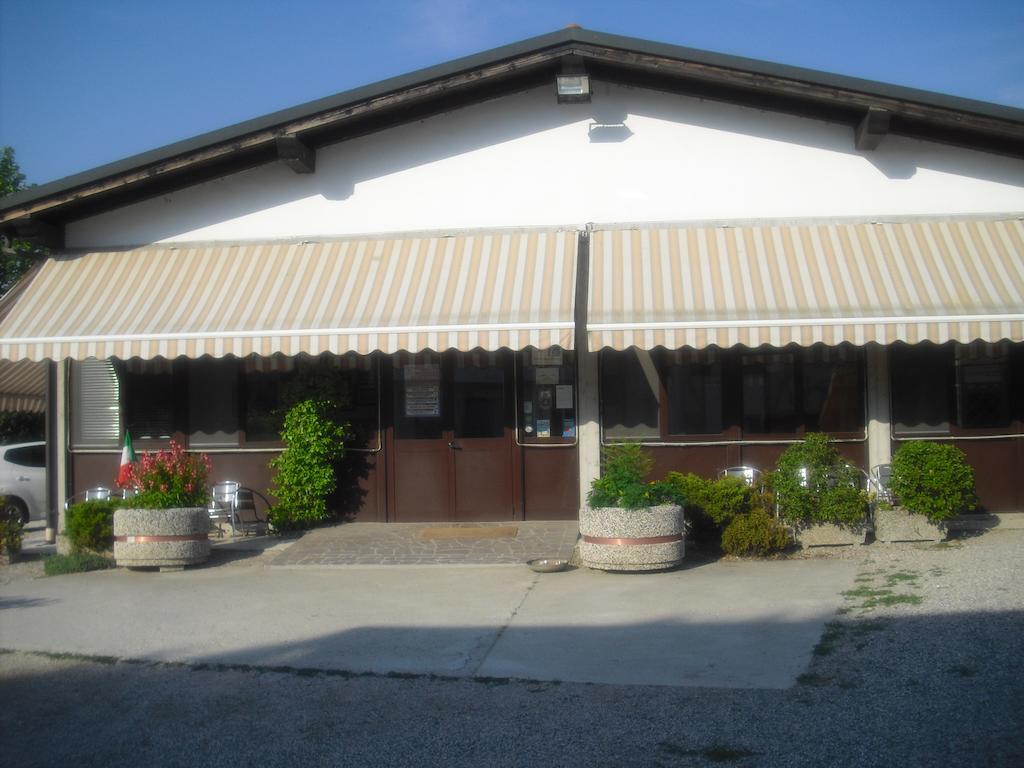 Agriturismo La Chioccia Campagna Lupia Exteriör bild